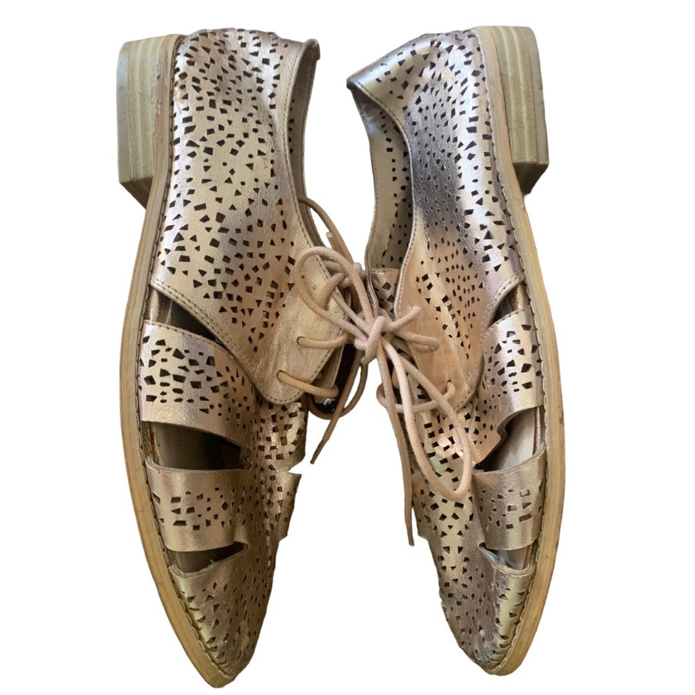 Pied A Terre Rose Gold Metallic Laser Cut Loafer Shoe Size 9